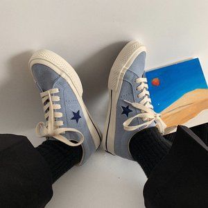 Sky blue sneaker